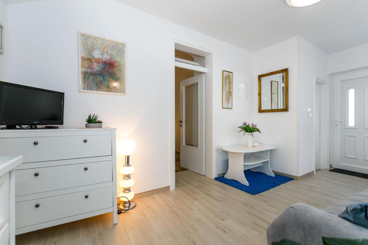 Apartment Near The Sea Judita Malinska Exterior foto